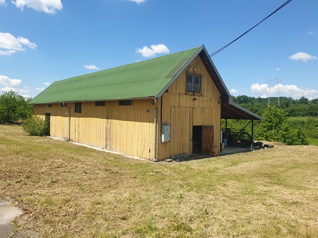 Barajevo - stambeno-poslovna zgrada